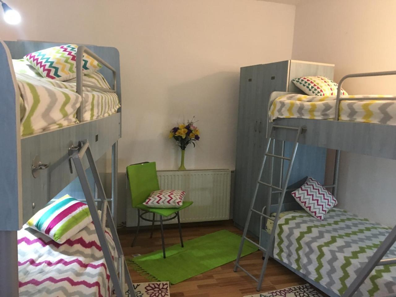 Rolling Stone Hostel Brasov Bagian luar foto