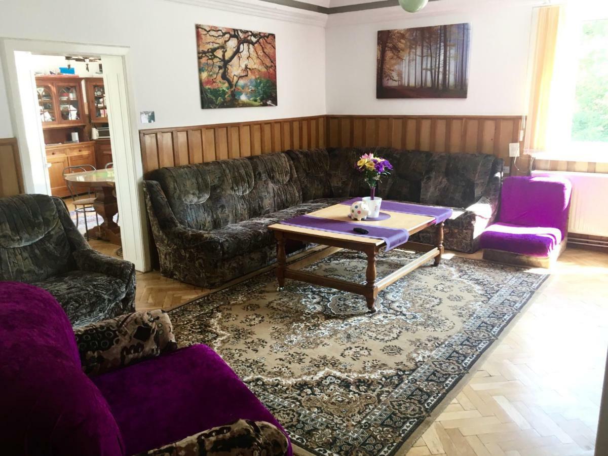 Rolling Stone Hostel Brasov Bagian luar foto